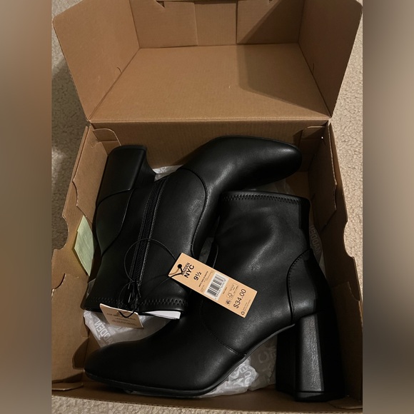 NWT Madden NYC Women's Side Zip Heeled Bootie - Picture 9 of 9